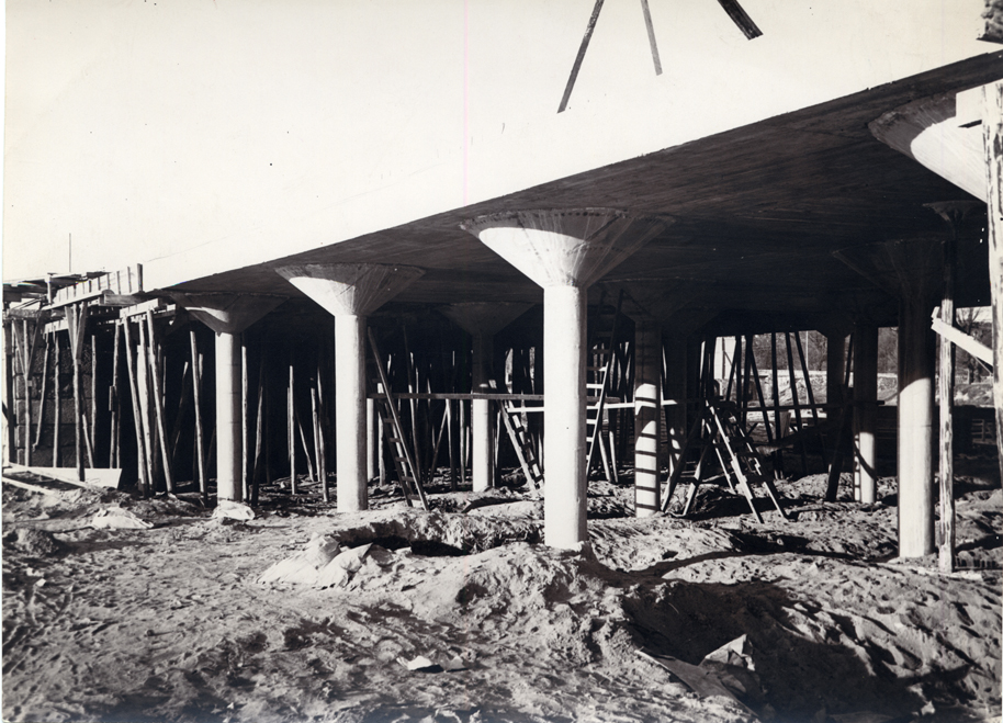 Detalle del puente en construccin