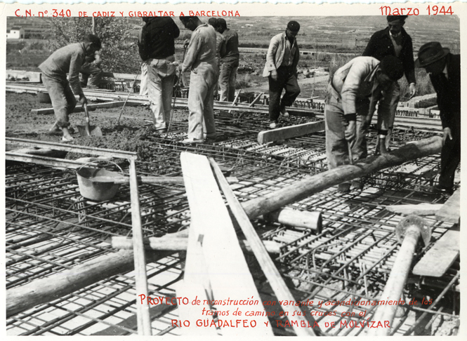 Detalle de la obra; obreros trabajando