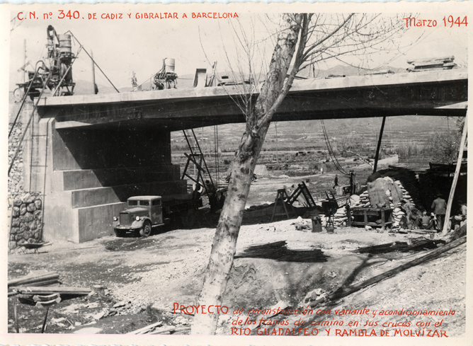 Detalle del puente en construccin