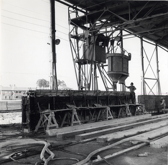 Detalle del interior de las naves en construccin