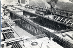 Detalle del puente en construcción