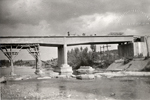 Vista del puente en construcción
