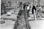 Detalle del puente en construcción