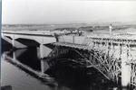 Vista del puente en construcción