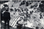 Carlos Fernández Casado contemplando las obras del Acueducto