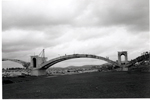 Vista del puente en construcción