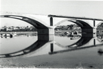 Detalle del puente en construcción