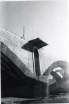 Detalle del puente en construcción