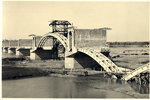 Detalle del puente en construcción