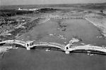 Vista aérea del puente en construcción