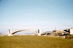Vista del puente en construcción