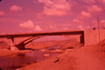 Detalle del puente en construcción