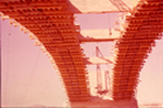 Detalle del puente en construcción
