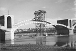 Detalle del puente en construcción