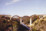 Vista del puente durante su construcción