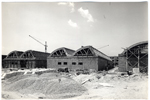 Vista de la escuela en construcción