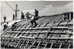 Detalle de construcción, obreros trabajando