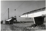 Vista del puente en construcción